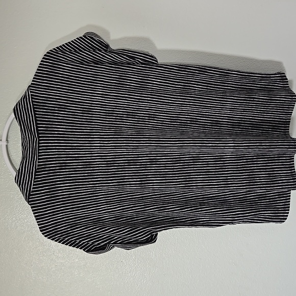 Adrianna Papell | Black And White Striped Cap Sleeve Top Size Small - Picture 3 of 9